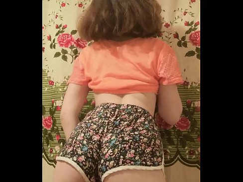 ❤️ Sexy ung babe tar av seg shortsen på kamera ☑ Jævla video ved no.sexonfire.ru ️❤